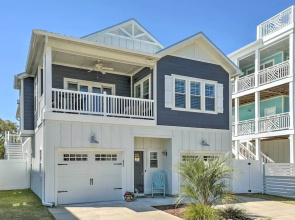 Bright Coastal Abode With Porch & Beach Access!