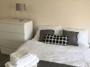 Golden Triangle Ensuites