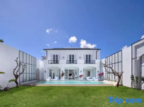 Villa Kayu Putih - 4BR Villa w/ Ocean View in Berawa  - A Luxury Private Villa By Balinest Villas