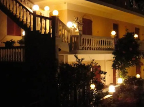 Manolis Maria Flitzani Studios