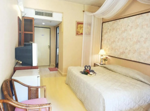 Safari Riviera Resort