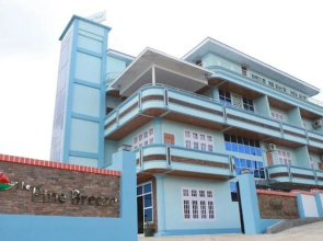Pine Breeze Hotel