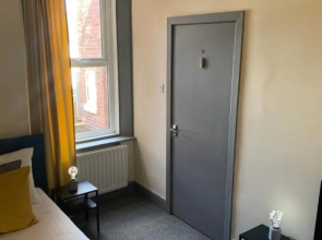Asher - Newly refurbished fabulous central Gateshead 2 bed apartment