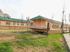 New Maharaja Palace Group of Houseboat's