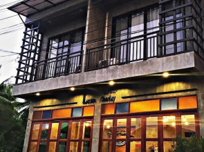 Lanta Chaolay Hostel