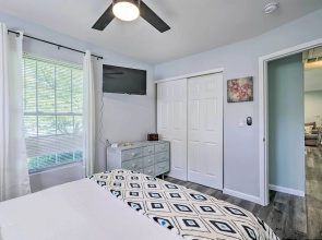 Bayville Getaway w/ Fire Pit - 2 Mi to Beach!