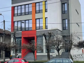 NEW Central6 OldCity SelfCheckIn Workspace with Lift