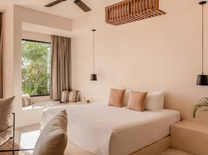 Best-Located Beach Suite with pool.