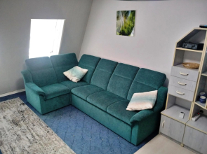 Beti Blu, Kaninska vas
