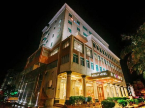 Strait Hotel