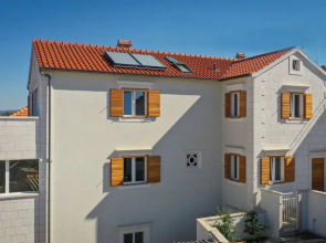 Apartment M&J - Comfort Two Bedroom Apartment With Terrace and Sea View