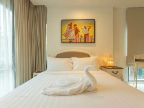 Everything U Need Walking Distance c108