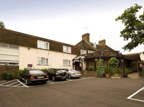 Premier Inn Gatwick Crawley - Goff's Park
