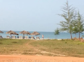 White Beach Bungalows