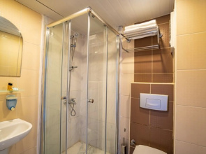 Joker Side Hill Suite Hotel
