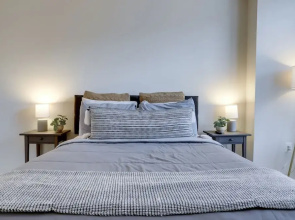Fantastic 1 Bedroom Condo at Arlington