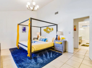Desert Pool House: Sun, Swim, Sip & Stay