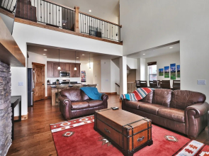 Parks Edge 1119 West Abigail by Blueswell