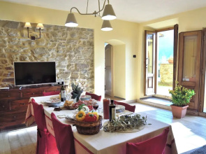 Comfortable Apartment in the Heart of the Tuscan Countryside
