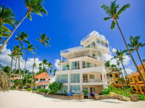 Incredible 4BR Beachfront Penthouse with Ocean View