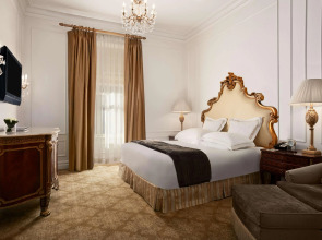 Отель The Plaza