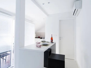 No5 Sea View Attic Studio