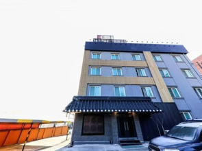 E Plus Hotel