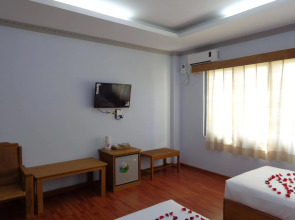 Golden Lotus Inle Hotel