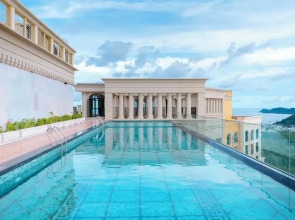 Capella Apartment Fireworks & Ocean View