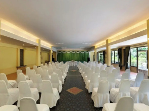 Hotel and Beach Bungalow at Lanta Resort