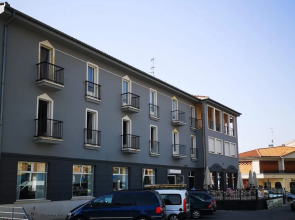 Hotel Avenida Del Sotillo
