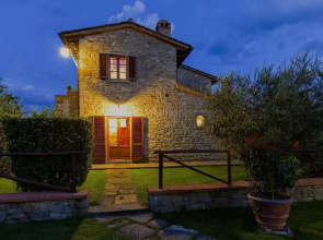 Agriturismo Near Cortona With Swimming Pool