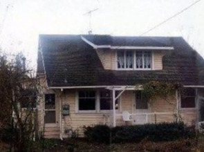 Hollyhock Country House