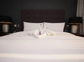 Renaissance London Heathrow Hotel