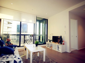 Onelife Docklands Luxury Apartment