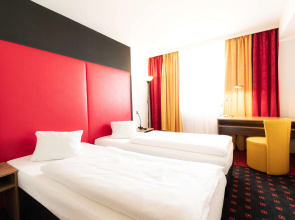 Hotel Senator