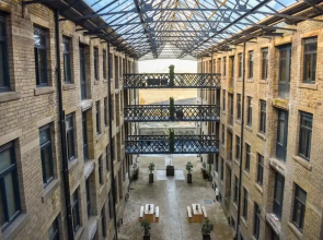 Luxury 1-bed Apartment Bradford Free Parking