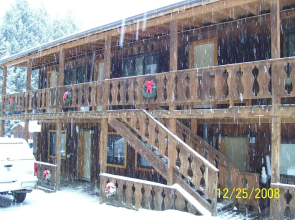 Thunderbird Lodge