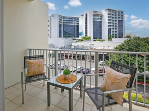 Studio in the City with pool and BBQ