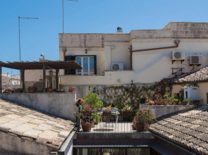 Aretusa Apartment With Terrace by Wonderful Italy