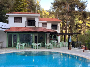 Poed Residence