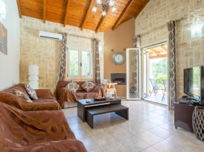 Villa Popi Large Private Pool Walk to Beach A C Wifi - 2820