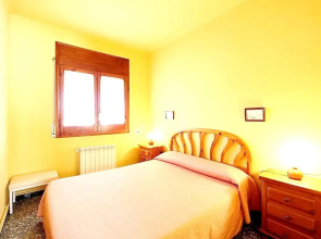 Villa With 6 Bedrooms in Canyelles, With Wonderful Mountain View, Priv