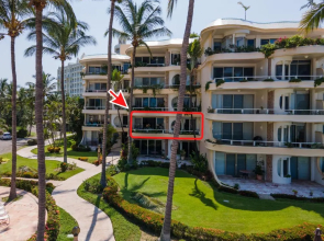 Ocean Front Condo with Pool Sleeps 7 Adults-Quinta del Mar 203