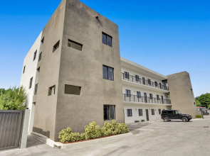 Renzzi Wynwood Apartments