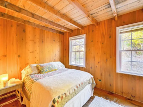Walk to Amagansett Beach: Cottage w/ Deck!