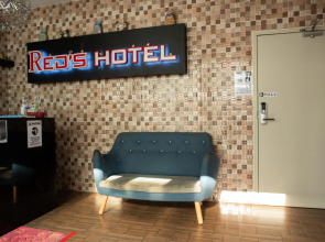 Red's Hotel