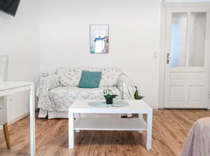 Charming Apt - ideal for Longstays