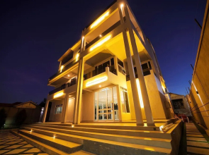 El Amo Lakeview Villa