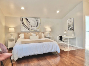 Bellflower Breeze Charming 3 BDR in Long Beach!